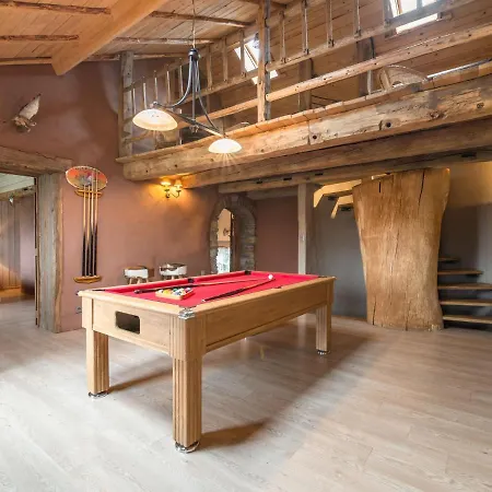 With Bubble Bath Sauna And Fireplace *