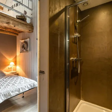 With Bubble Bath Sauna And Fireplace