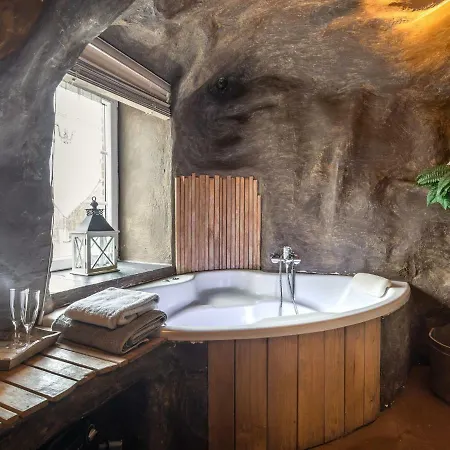 With Bubble Bath Sauna And Fireplace *